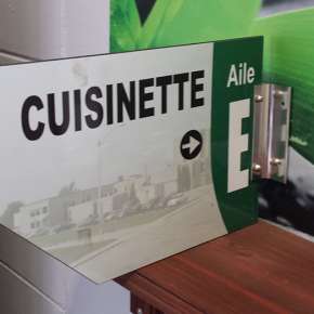 Affiche-avec-support-mur