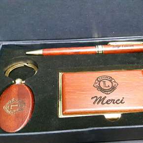 Gravure-de-cadeau-crayons-et-autres-bois-1